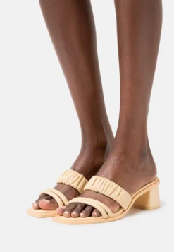 Tamaris Muiltjes Met Hak - Soft Lemon