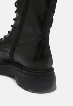 Tamaris Veterlaarzen - Black 13 Tamaris Veterlaarzen - Black -Tamaris Verkoopwinkel 26240942f6d041c18504682ccfdec608 scaled