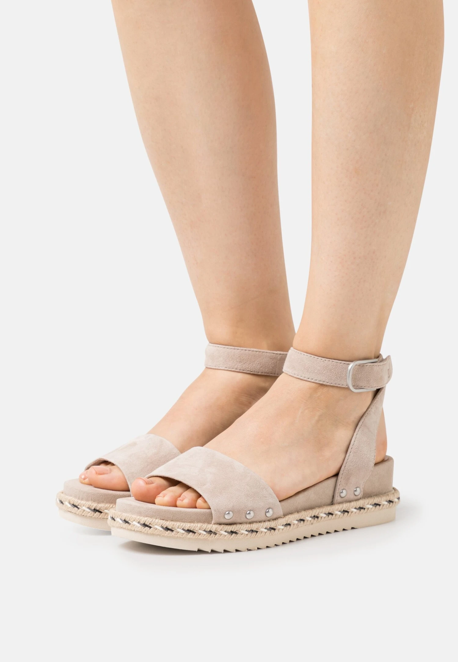 Tamaris Sandalen Met Plateauzool - Taupe 1 Tamaris Sandalen Met Plateauzool - Taupe