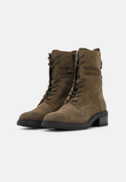Tamaris Veterboots - Olive -Tamaris Verkoopwinkel 2f67e945953e4489900bcd89ef58f210 scaled