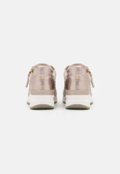 Tamaris Sneakers Laag - Taupe 9 Tamaris Sneakers Laag - Taupe -Tamaris Verkoopwinkel 36715b553a984499a499dbcff55743c7 scaled