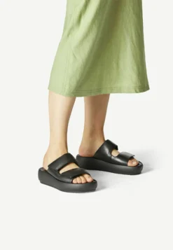 Tamaris Pure Relax- Muiltjes Met Hak - Black