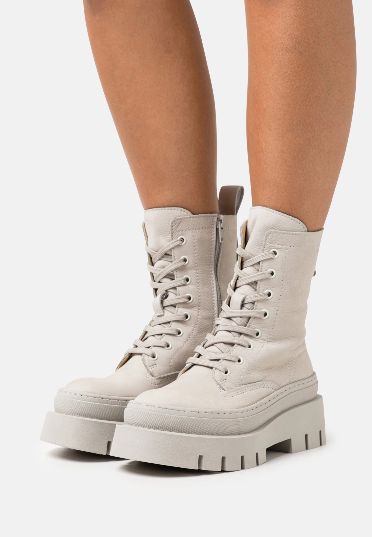 Tamaris Enkellaarsjes Met Plateauzool - Soft Grey 1 Tamaris Enkellaarsjes Met Plateauzool - Soft Grey