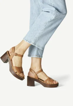Tamaris Sandalen Met Plateauzool - Cuoio
