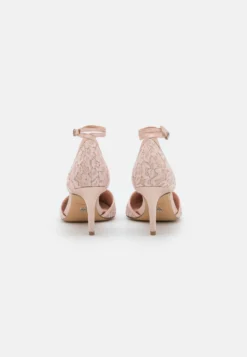 Tamaris Klassieke Pumps - Rose Macramee -Tamaris Verkoopwinkel 75317bbe55f7494f9163b52abb2c740d scaled