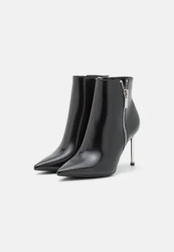 Tamaris Korte Laarzen - Black 8 Tamaris Korte Laarzen - Black -Tamaris Verkoopwinkel 7897956d9bd249f8af7073998e8760d8 scaled