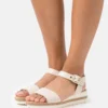 Tamaris Sandalen Met Plateauzool - Ivory