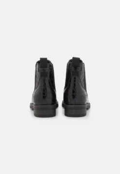 Tamaris Korte Laarzen - Black 9 Tamaris Korte Laarzen - Black -Tamaris Verkoopwinkel 976a5f6ea00b429cb23f1858328d152e scaled