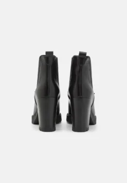 Tamaris Enkellaarsjes Met Plateauzool - Black