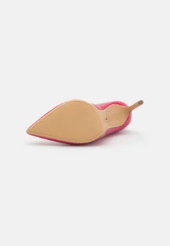 Tamaris Hoge Hakken - Fuxia Metallic 10 Tamaris Hoge Hakken - Fuxia Metallic -Tamaris Verkoopwinkel c890744d129c4f63a03163e89cc97e52 scaled