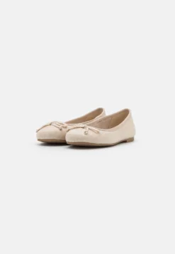 Tamaris Ballerina'S - Ivory -Tamaris Verkoopwinkel cf59737e2cb94a85a6e15479d4ea1900 scaled