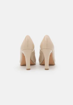 Tamaris Plateaupumps - Beige 9 Tamaris Plateaupumps - Beige -Tamaris Verkoopwinkel d3f6c3c5934e47e3beed0be85e000e83 scaled