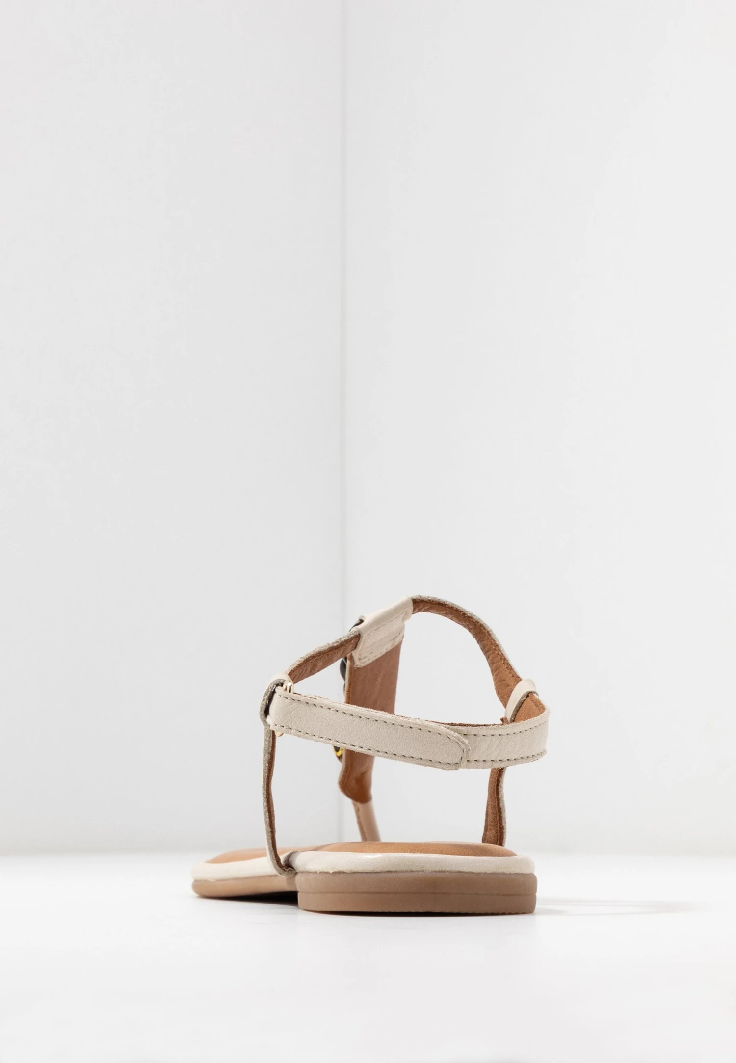 Tamaris Teensandalen - Ivory 6 Tamaris Teensandalen - Ivory - Afbeelding 6