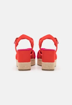 Tamaris Sandalen Met Hoge Hak - Fuxia/Flame -Tamaris Verkoopwinkel e2220ca26f3e48adb97f63366c9d6f52 scaled