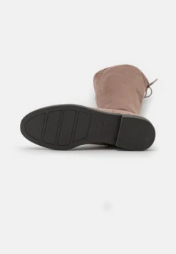 Tamaris Overknee Laarzen - Beige -Tamaris Verkoopwinkel e23f5ddcb3a64b6283106bdb8974829f scaled