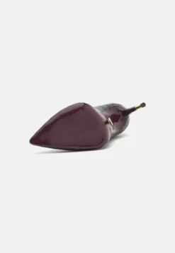 Klassieke Pumps - Mahogany 8 Klassieke Pumps - Mahogany -Tamaris Verkoopwinkel e9a51fe821384063905c7697a7d70bf9 scaled
