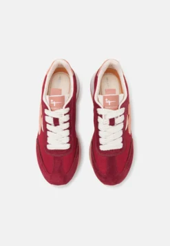 Sneakers Laag - Burgundy 11 Sneakers Laag - Burgundy -Tamaris Verkoopwinkel ea60a710b9fa4dcd81580196b0cfe669 scaled