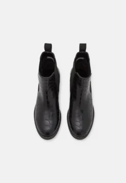 Tamaris Korte Laarzen - Black 11 Tamaris Korte Laarzen - Black -Tamaris Verkoopwinkel f2e5a164d2e4477997c68e016b5f5446 scaled