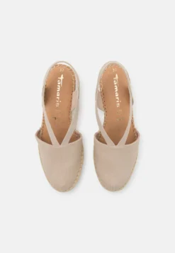 Tamaris Espadrilles - Nude 11 Tamaris Espadrilles - Nude -Tamaris Verkoopwinkel f3b1bf82a6c84ea5929d94297ef8e223 scaled
